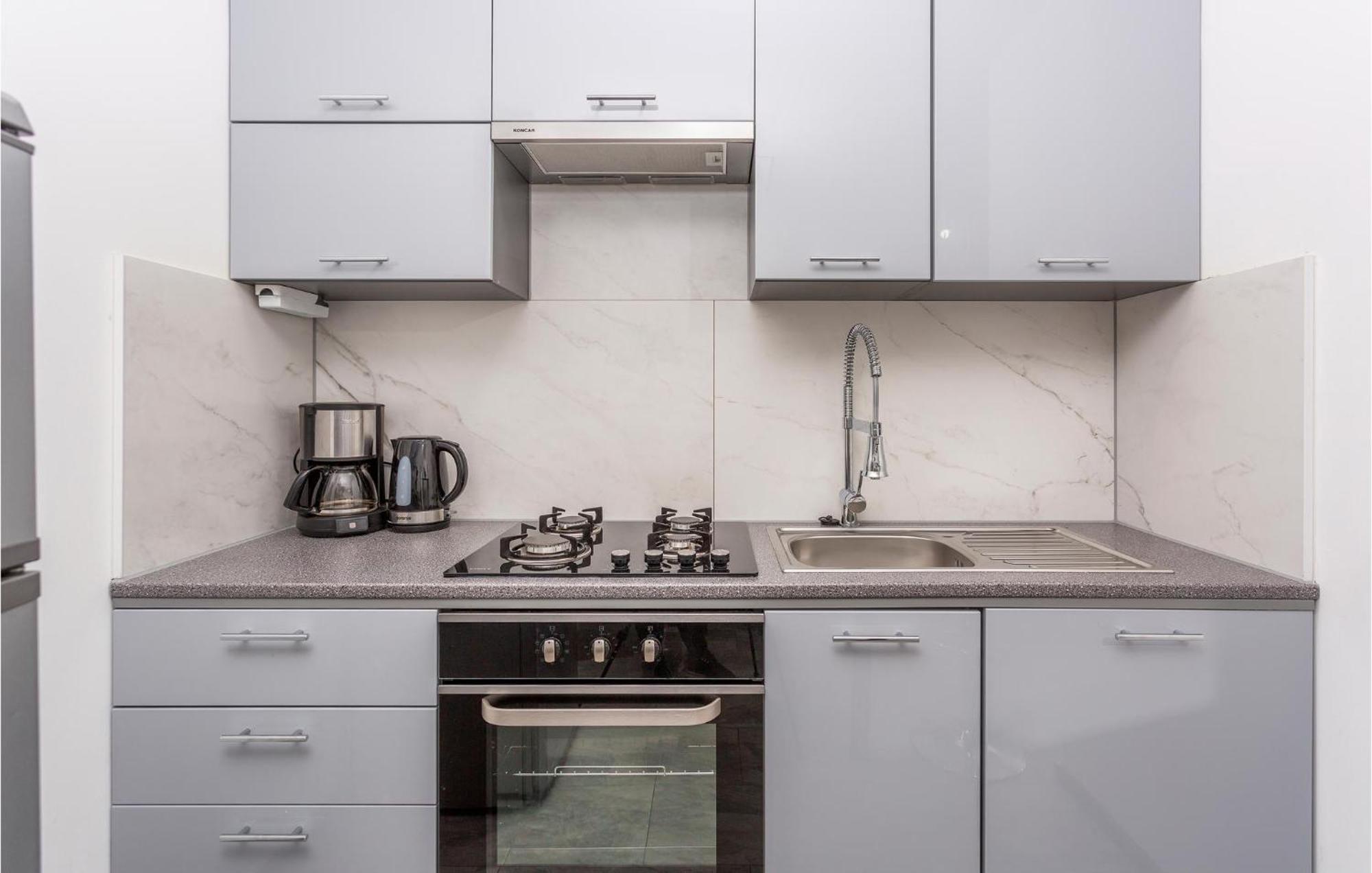 Beautiful Apartment In Malinska With Kitchen Екстериор снимка